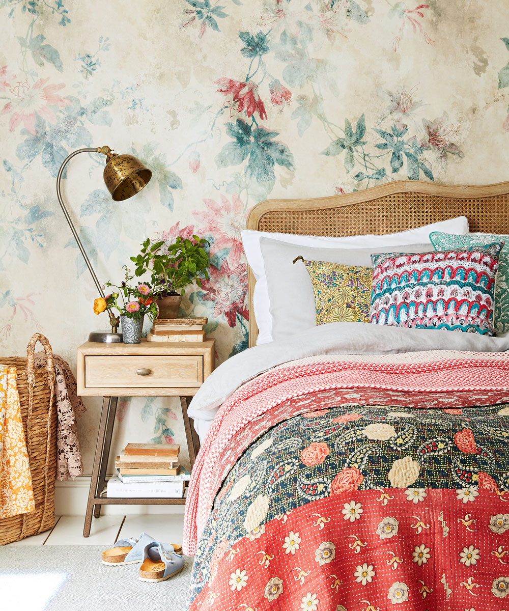 flower power in bedroom