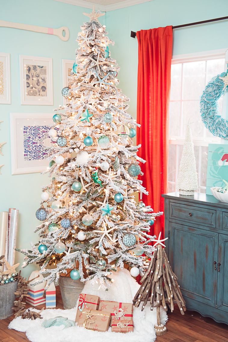 coastal and beachy Christmas tree