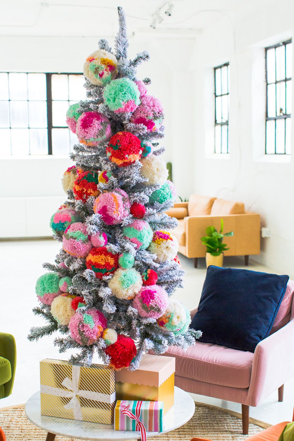 use DIY pom pom tree