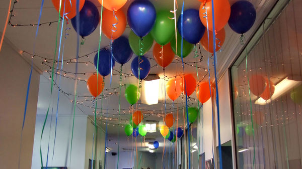 holi decoration ideas for office 3