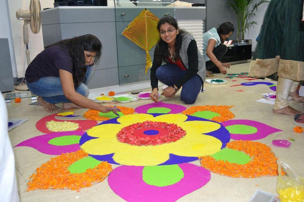 holi decoration ideas for office 5